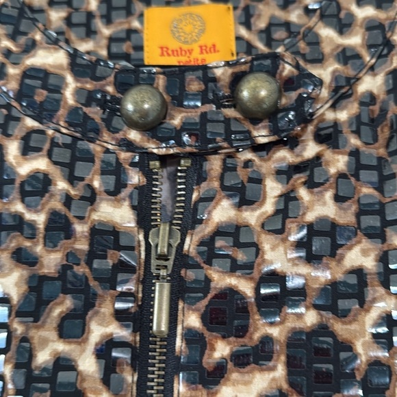 Rudy Rd Women's Shiny Textured Cheetah Print Zip Front Crop Bomber Jacke… - Picture 4 of 5